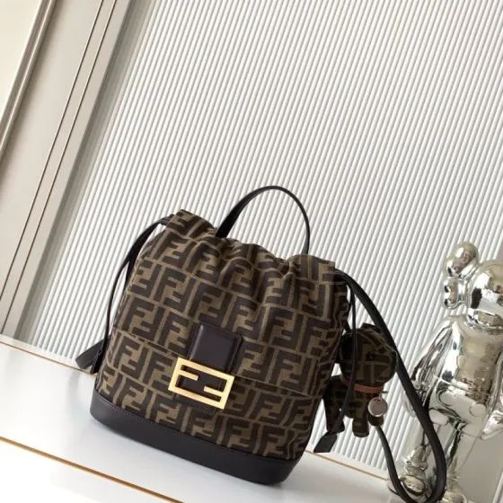 Fendi Brown 25x18x10cm shoulder bag AAA Quality Replica