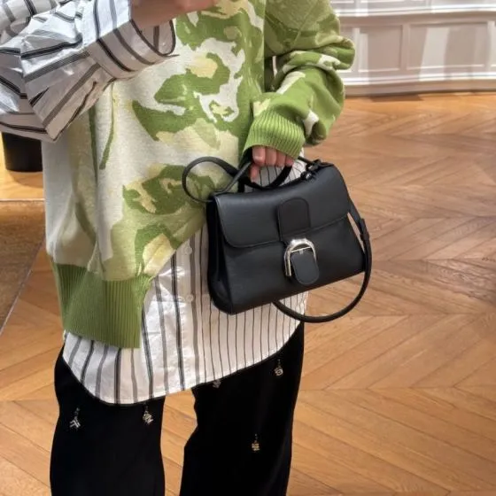 Delvaux Temp te Black top handle 1 1 Replica