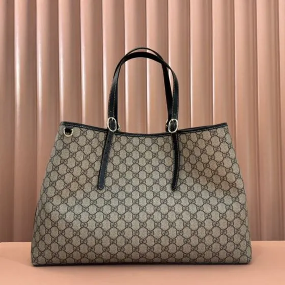 Gucci GG Emblem 815212 GG Supreme Beige Black tote 1 1 Replica
