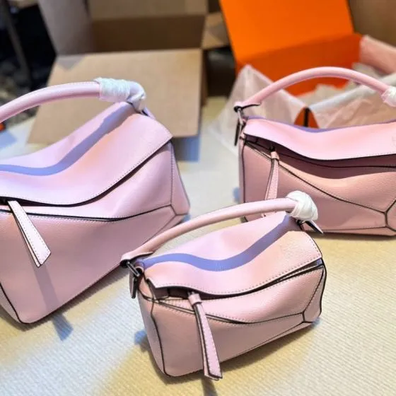 Loewe Pink shoulder bag 1 1 Replica
