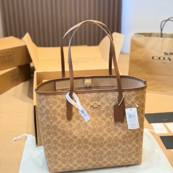 Coach Brown shoulder bag 1 1 Replica