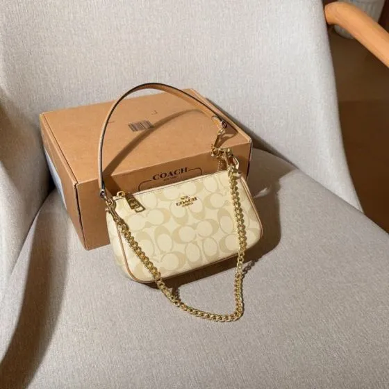 Coach Monogram 18x12cm shoulder bag AAA Quality Replica