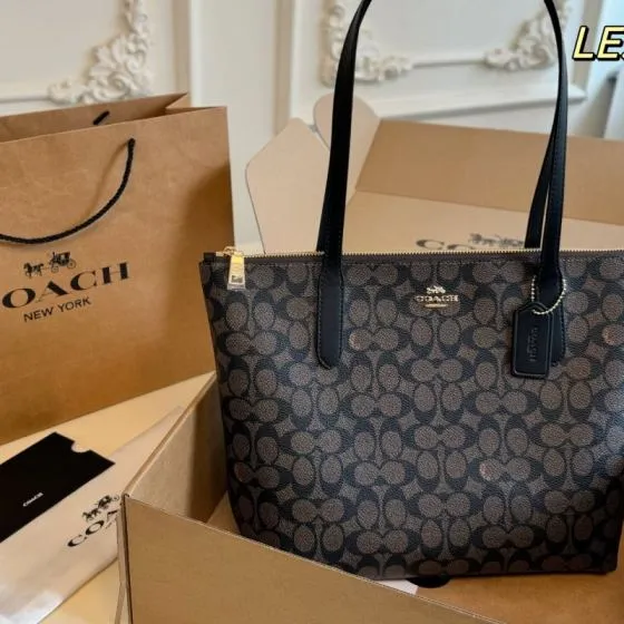 Coach Monogram shoulder bag Top Quality Replica