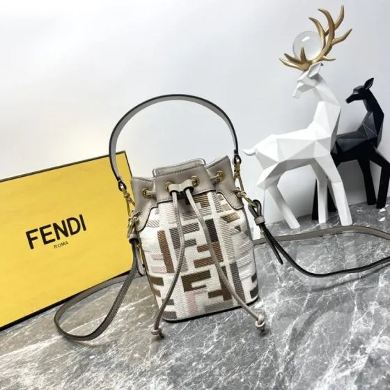 Fendi shoulder bag 1 1 Replica