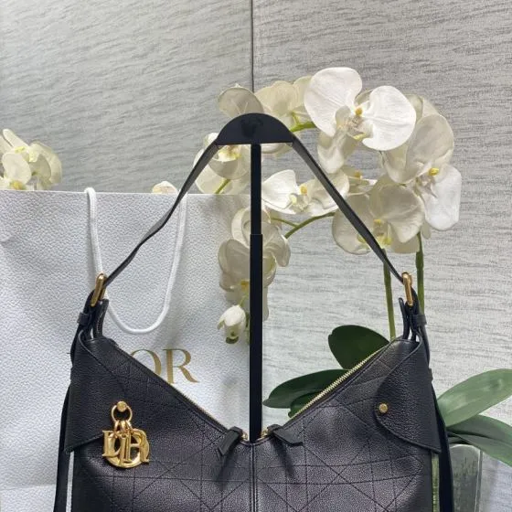 Dior Voyage Black everyday Premium Replica