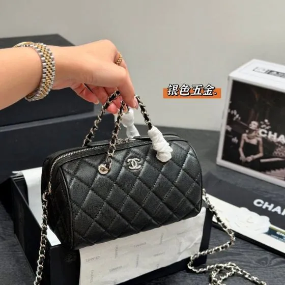 Chanel Black crossbody 1 1 Replica