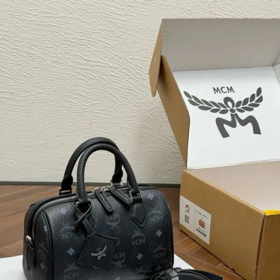 MCM Ella Boston Black Visetos Monogram 21x16cm crossbody 1 1 Replica