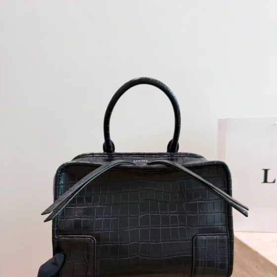 Loewe Black 30x22x12cm shoulder bag AAA Quality Replica