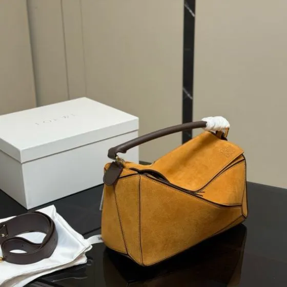Loewe Brown 25x18x10cm shoulder bag AAA Quality Replica