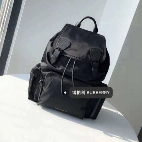 Burberry Black shoulder bag 1 1 Replica