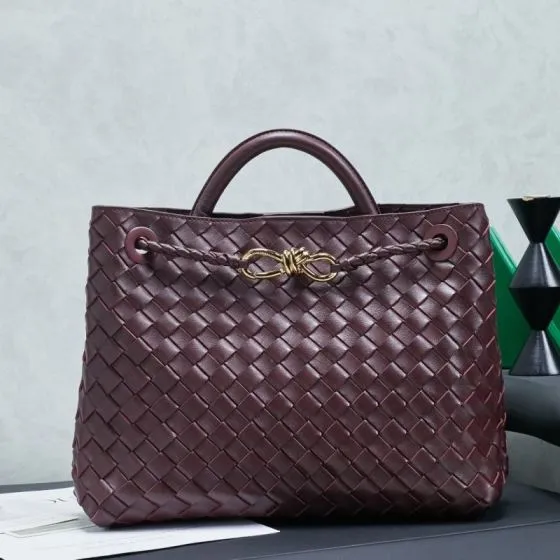 Bottega Veneta White shoulder bag 1 1 Replica