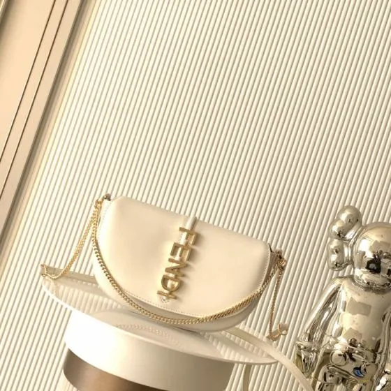 Fendi White 25x18x10cm shoulder bag Premium Replica