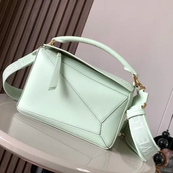 Loewe Green 25x18x10cm shoulder bag Top Quality Replica
