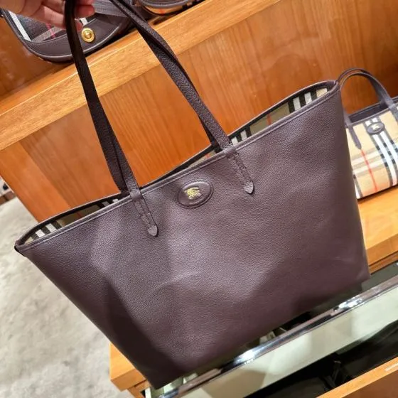 Burberry Brown shoulder bag Premium Replica