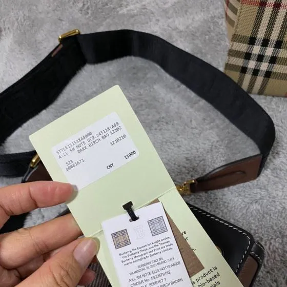 Burberry Black 25x18x10cm shoulder bag 1 1 Replica