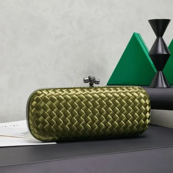 Bottega Veneta Olive green Intreccio woven satin clutch 1 1 Replica
