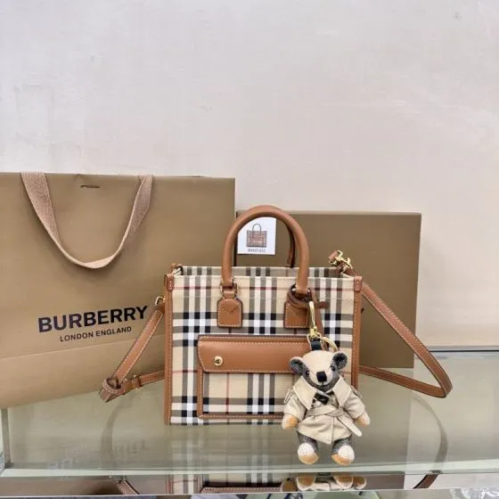 Burberry Brown 18x12cm shoulder bag Premium Replica