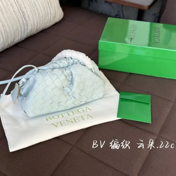 Bottega Veneta Pouch Intreccio woven leather Light blue Beige 22cm crossbody AAA Quality Replica