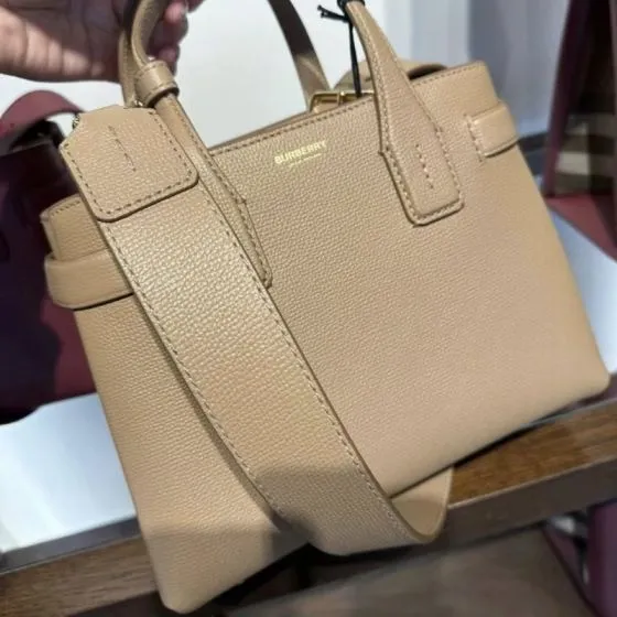 Burberry Beige 25x18x10cm shoulder bag 1 1 Replica