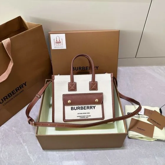Burberry 18x12cm shoulder bag 1 1 Replica