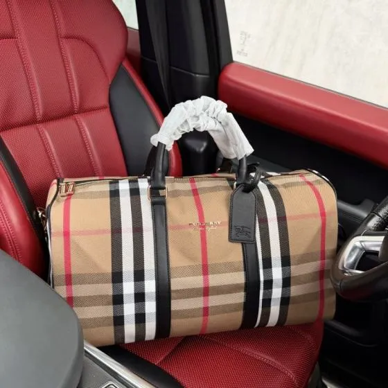 Burberry Check Canvas with Black Leather Trim 50x27x19cm travel bag luggage bag duffle bag 1 1 Replica