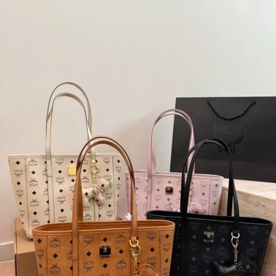 MCM Toni Visetos 19x16cm shoulder bag 1 1 Replica