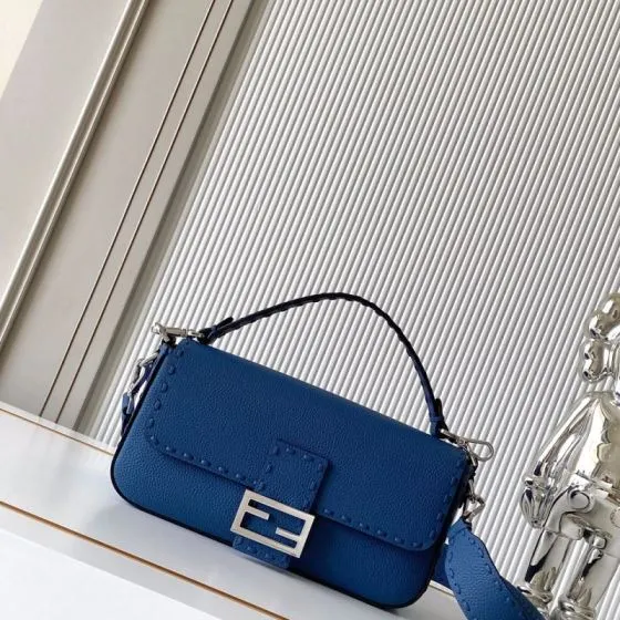 Fendi Baguette Blue 24x14cm shoulder bag 1 1 Replica