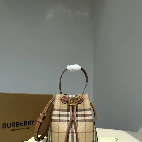 Burberry Brown 18x12cm shoulder bag AAA Quality Replica