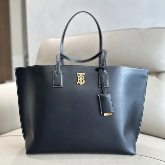 Burberry Black shoulder bag Premium Replica