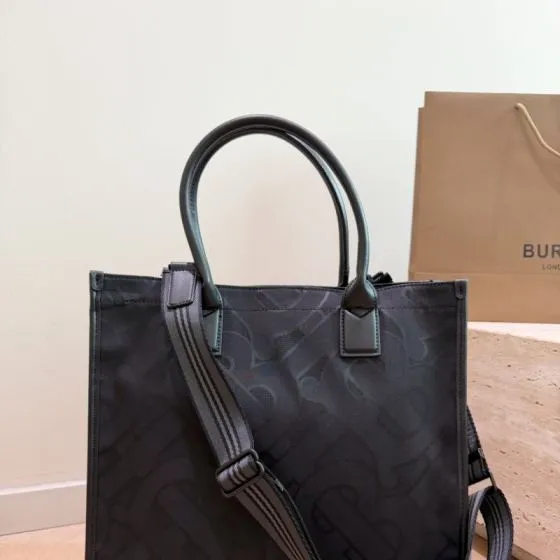 Burberry Monogram shoulder bag 1 1 Replica