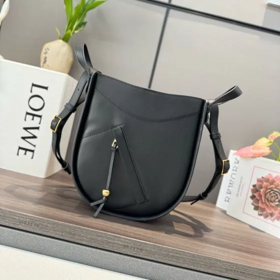 Loewe Black shoulder bag 1 1 Replica