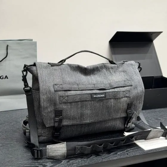 Balenciaga Black shoulder bag Top Quality Replica
