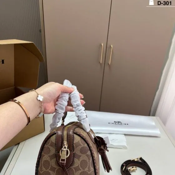 Coach Monogram shoulder bag Top Quality Replica