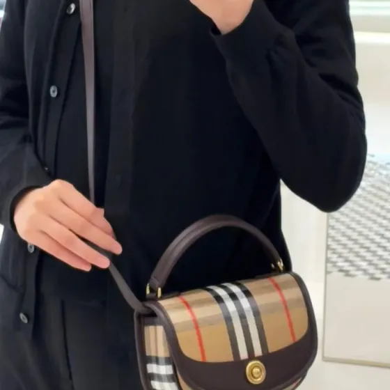 Burberry Brown 25x18x10cm shoulder bag AAA Quality Replica