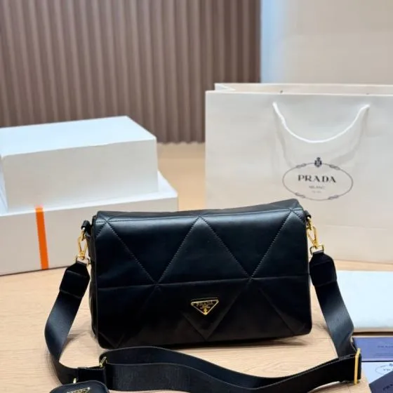 Prada Black shoulder bag 1 1 Replica
