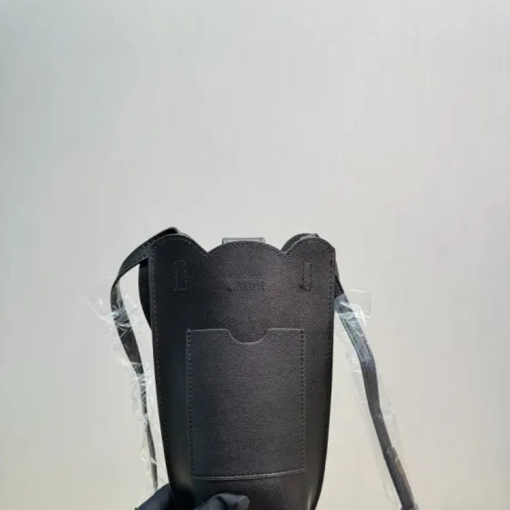 Loewe Black shoulder bag 1 1 Replica