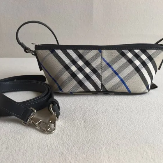 Burberry Black 25x18x10cm shoulder bag 1 1 Replica