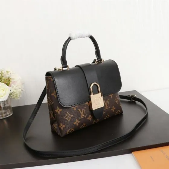 Louis Vuitton M43577 Monogram Epi Black 23 17 8cm crossbody AAA Quality Replica