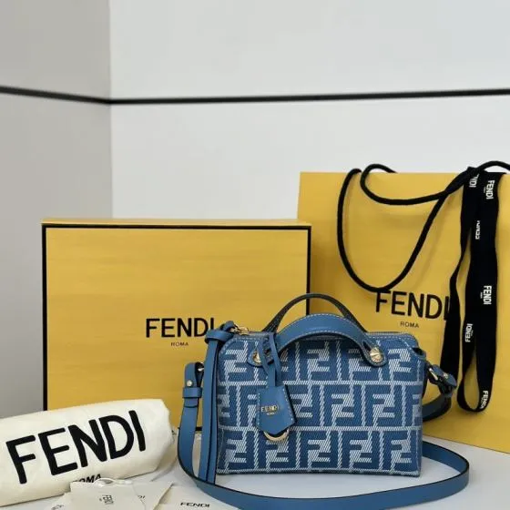 Fendi shoulder bag 1 1 Replica
