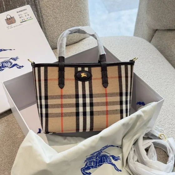Burberry Beige 18x12cm shoulder bag Top Quality Replica