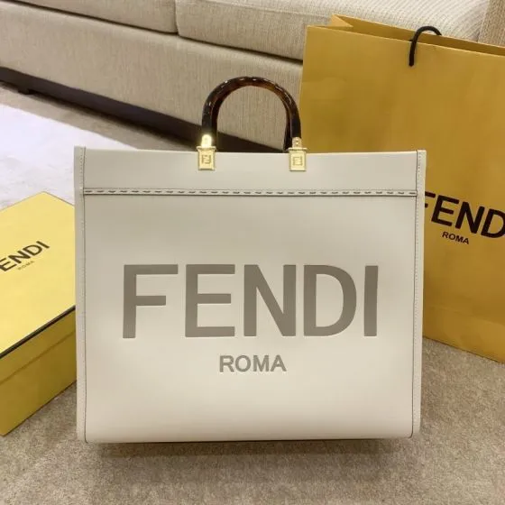 Fendi White 30x22x12cm shoulder bag 1 1 Replica