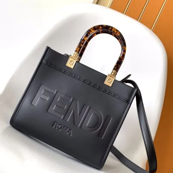 Fendi Black 25x18x10cm shoulder bag 1 1 Replica