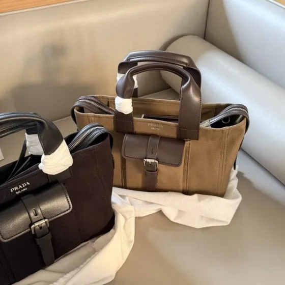 Prada Brown 25x18x10cm shoulder bag AAA Quality Replica