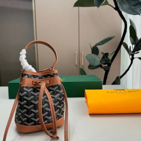 Goyard Brown 18x12cm shoulder bag 1 1 Replica