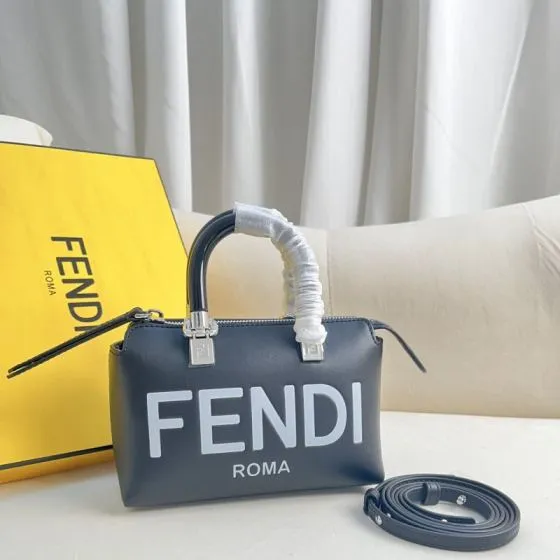 Fendi shoulder bag Top Quality Replica