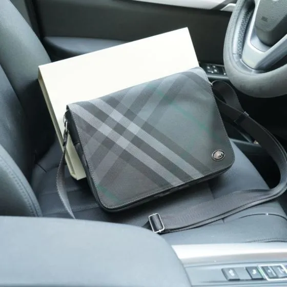 Burberry shoulder bag Premium Replica