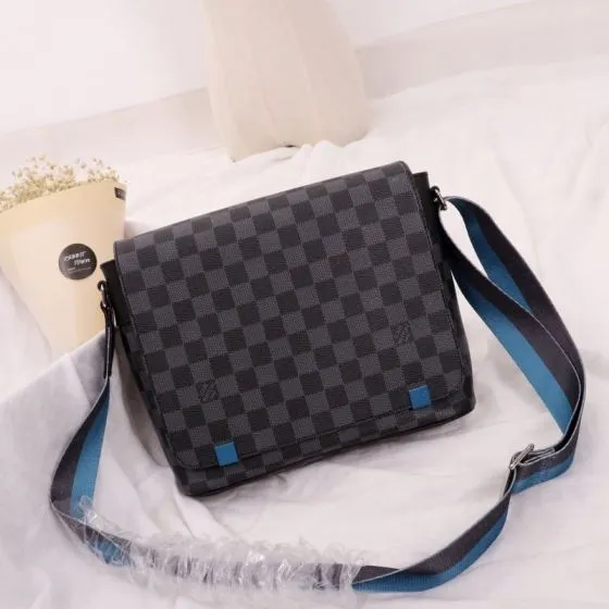 Louis Vuitton District N42405 Damier Graphite 22 25 8 crossbody 1 1 Replica