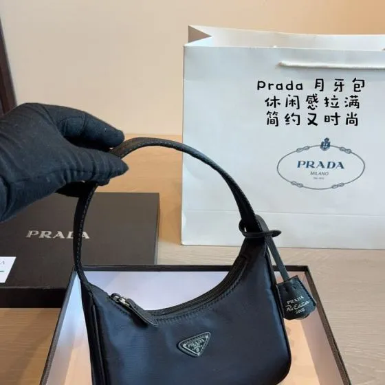 Prada Re-Edition Black 22x17cm shoulder bag AAA Quality Replica