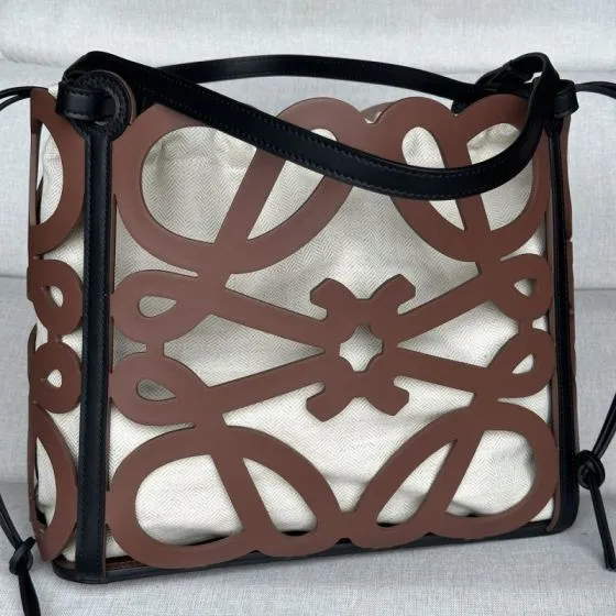 Loewe Black shoulder bag 1 1 Replica