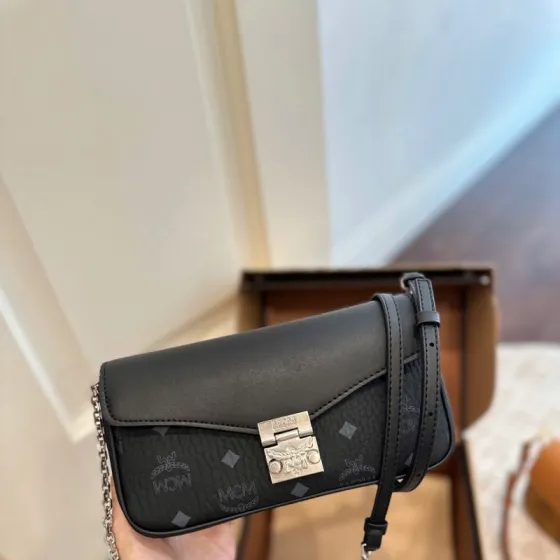 MCM Monogram 25x18x10cm shoulder bag AAA Quality Replica